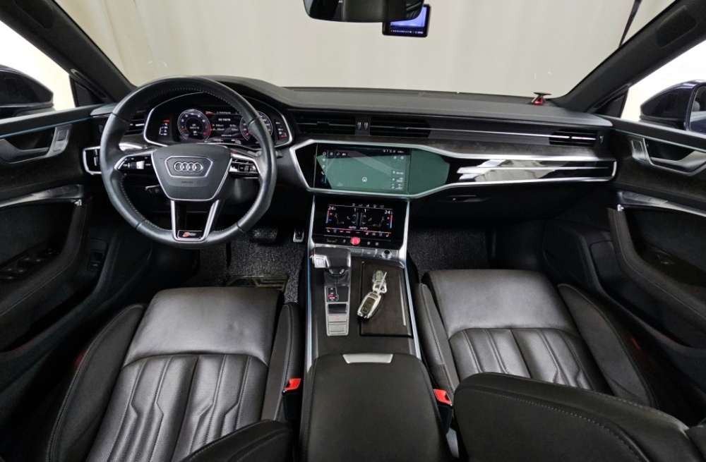 Audi A7 (4K)