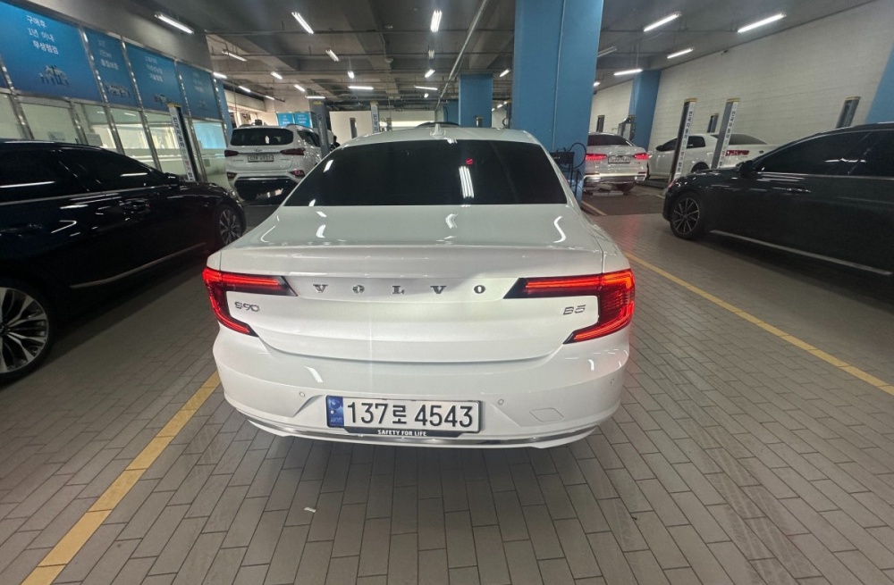 Volvo S90