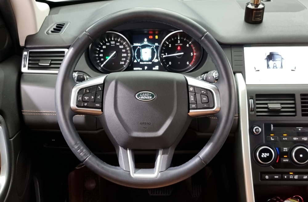 Land rover discovery sport