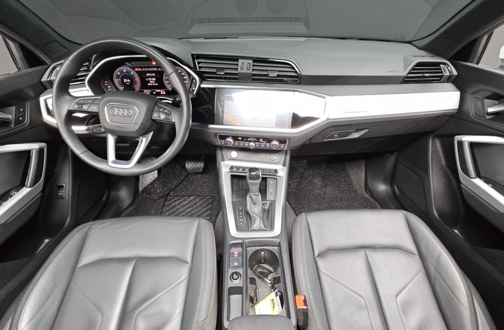 Audi Q3 (F3)