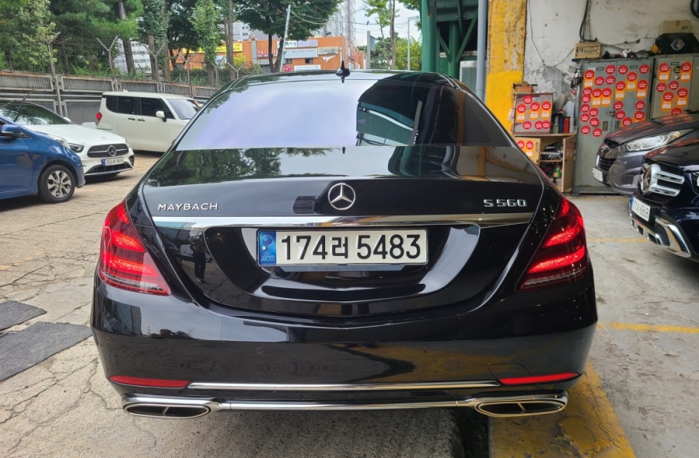 Mercedes-Benz S-Class W222