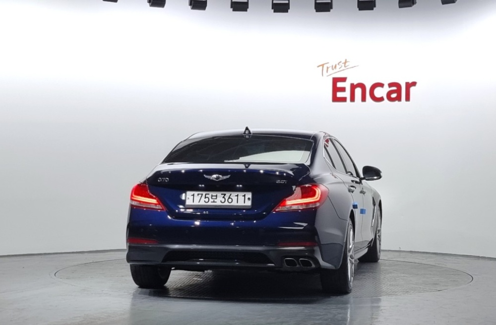 Genesis G70