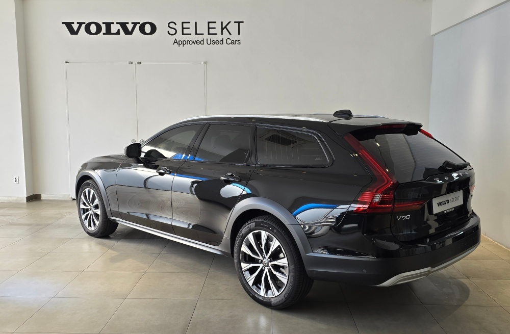 Volvo V90 Cross Country