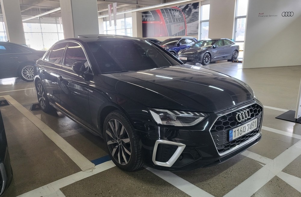 Audi A4 (B9)