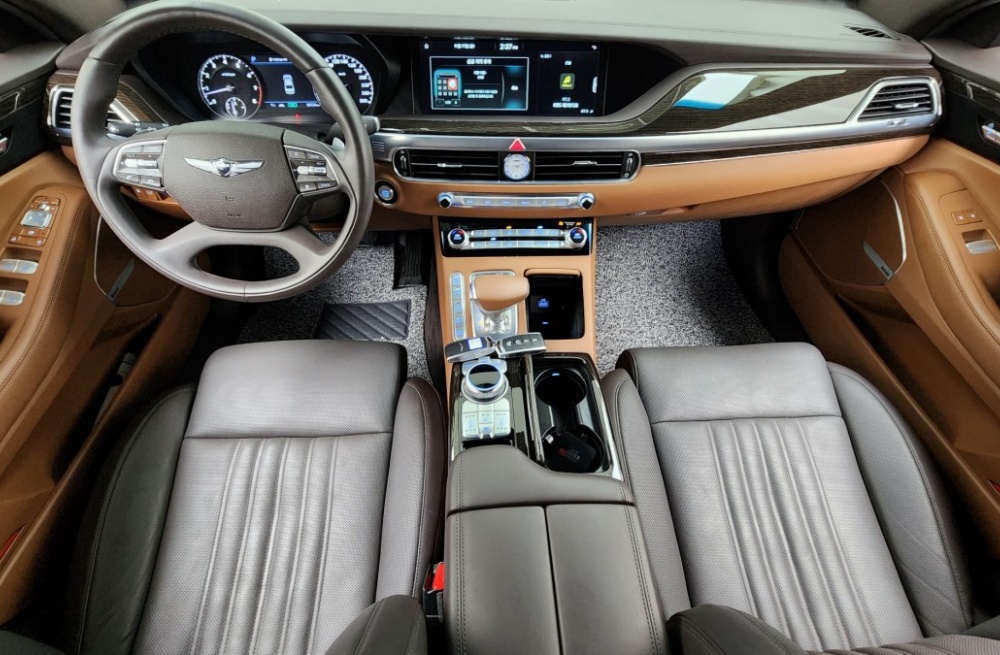 Genesis G90