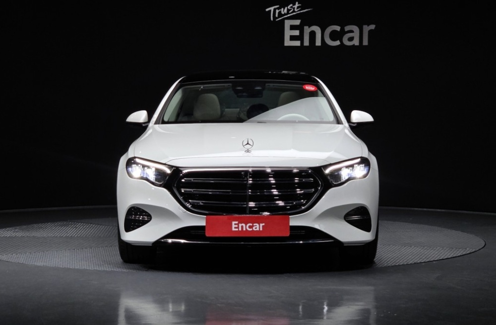 Mercedes-Benz E-Class W214
