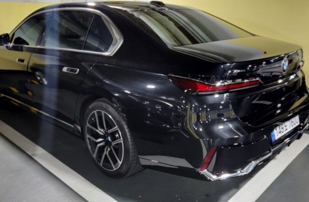BMW 7 Series (G70)