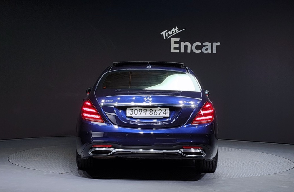 Mercedes-Benz S-Class W222