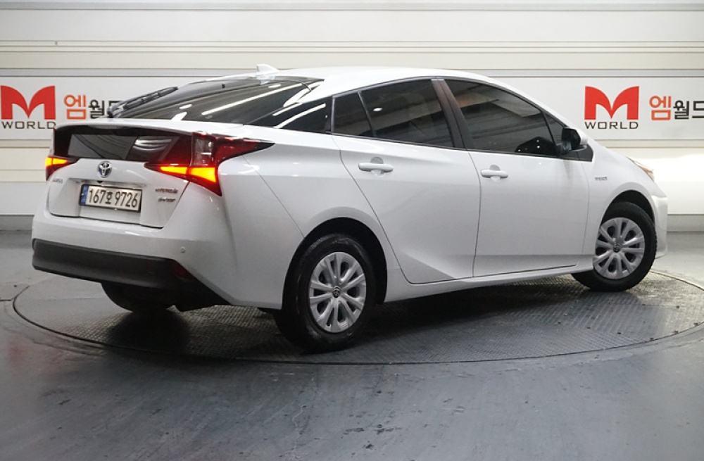 Toyota Prius 4th generation