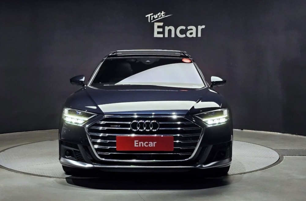 Audi A8 (D5)