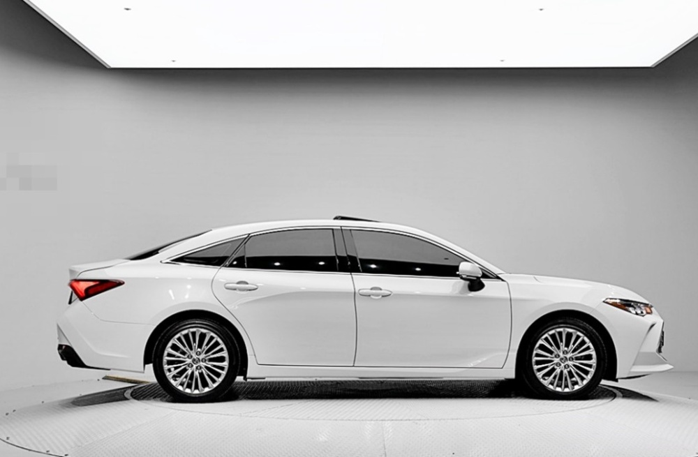 Toyota Avalon 5th generation