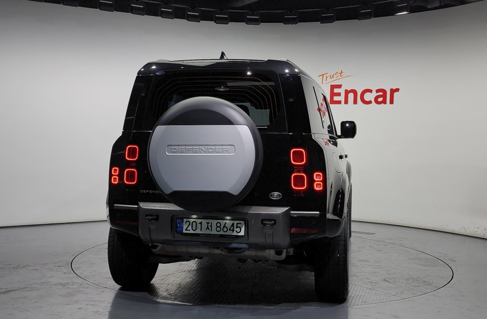 Land rover Defender (L663)