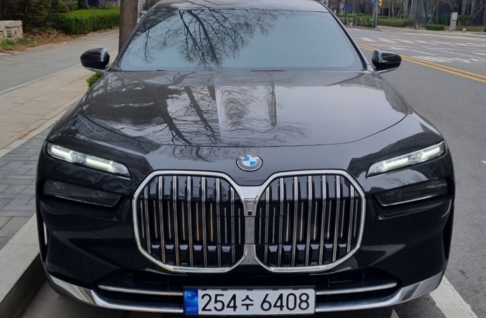 BMW 7 Series (G70)