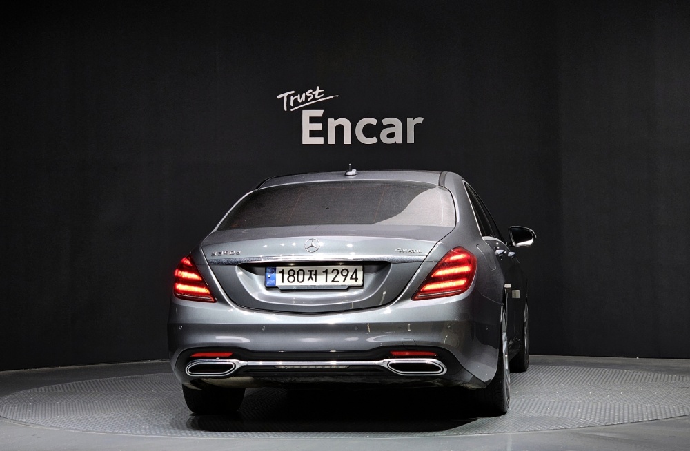 Mercedes-Benz S-Class W222