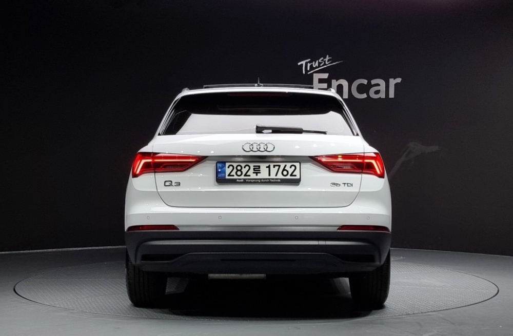 Audi Q3 (F3)