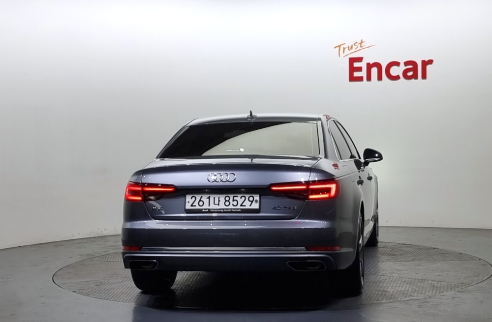 Audi A4 (B9)