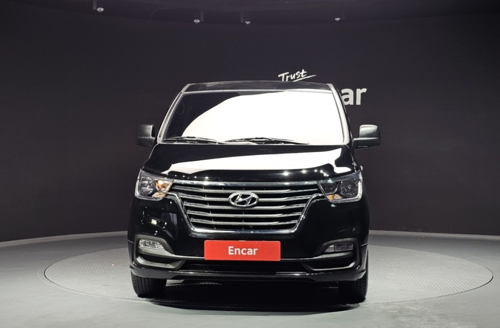 Hyundai The New Grand Starex