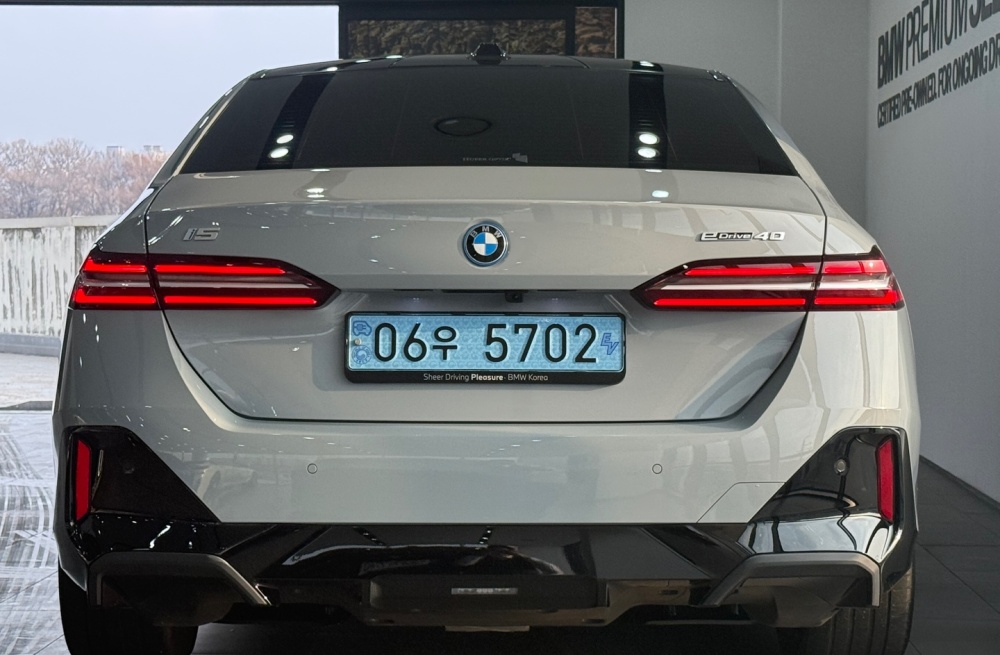 BMW i5 (G60)