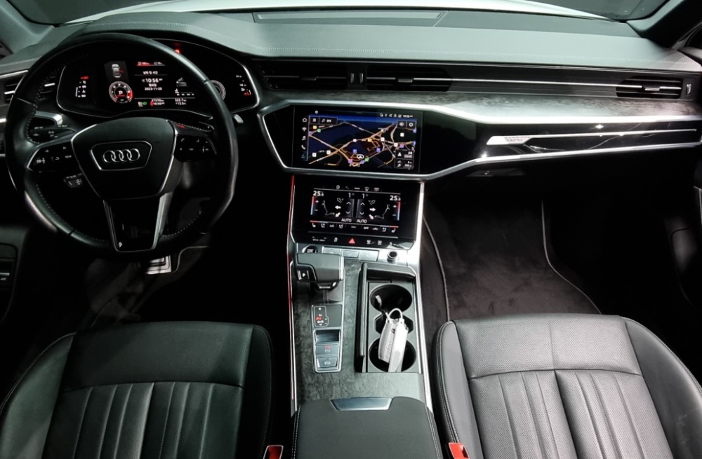 Audi A6 (C8)