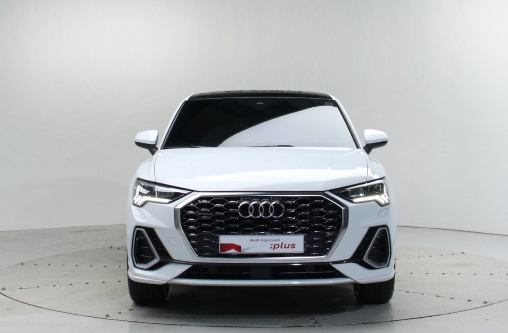 Audi Q3 (F3)