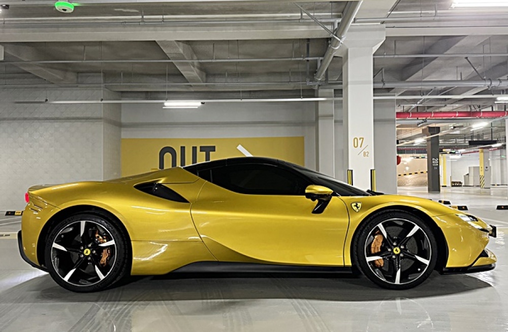 Ferrari SF90 Spider