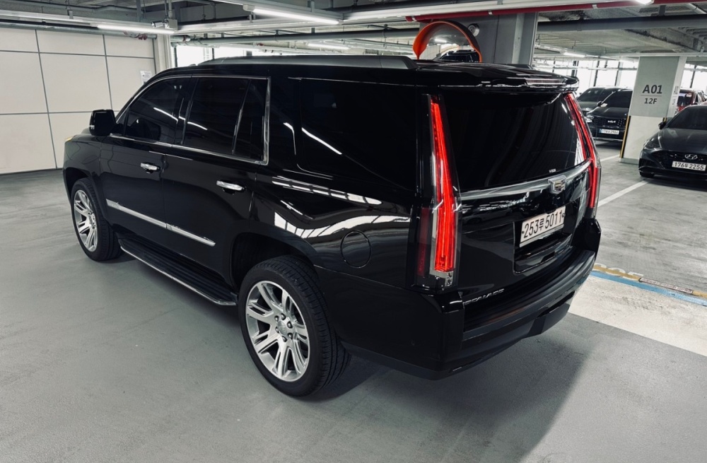 Cadillac escalade