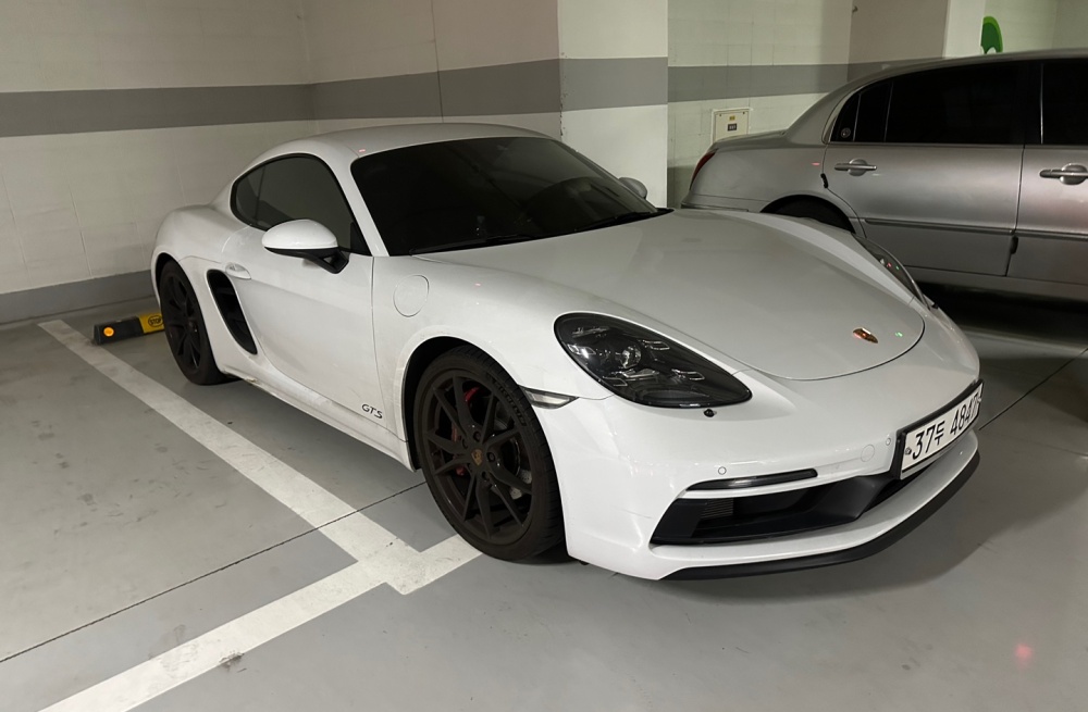 Porsche 718 Cayman