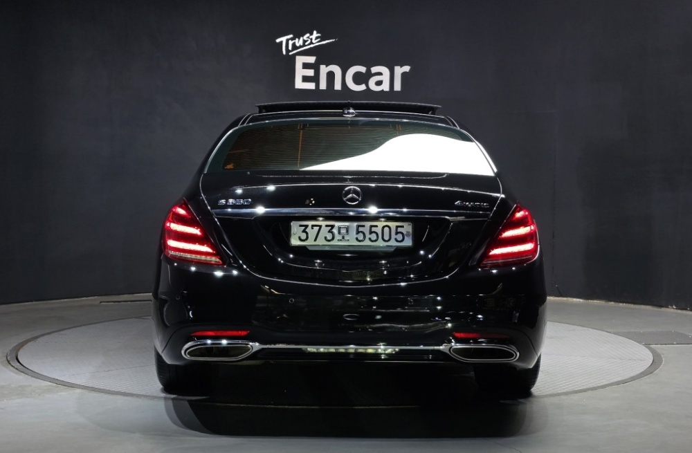 Mercedes-Benz S-Class W222
