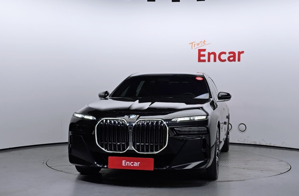 BMW 7 Series (G70)