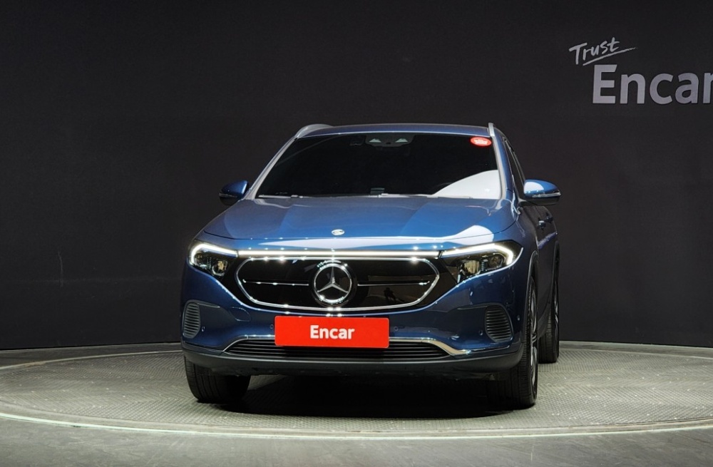 Mercedes-Benz EQA-H243