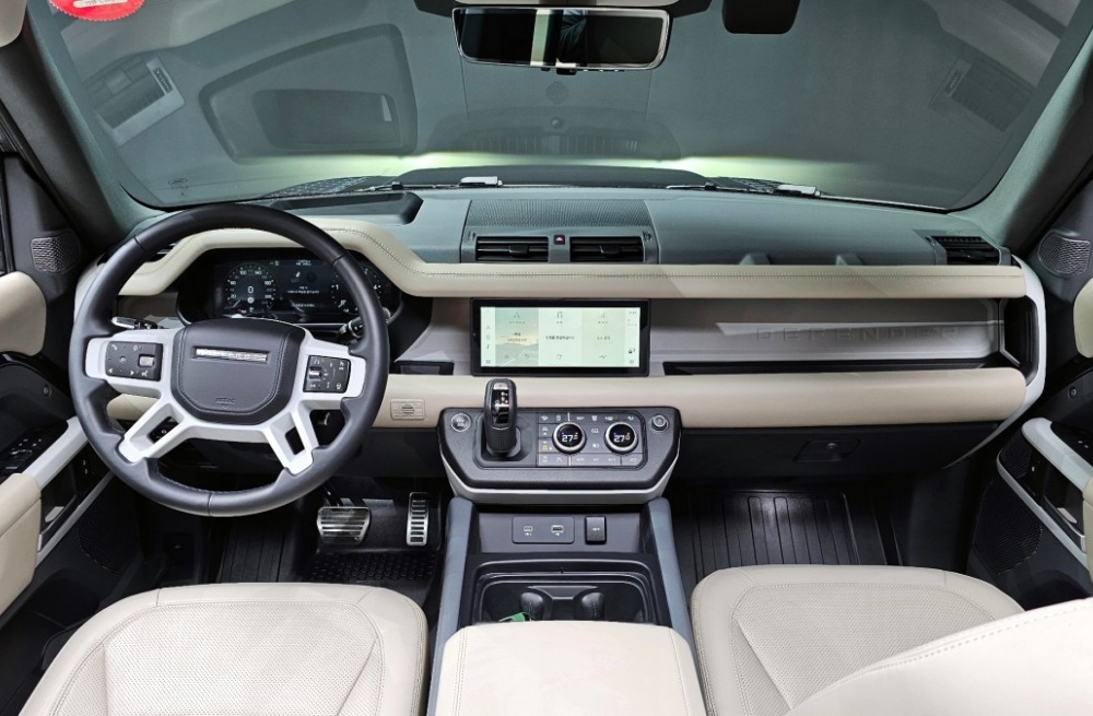 Land rover Defender (L663)