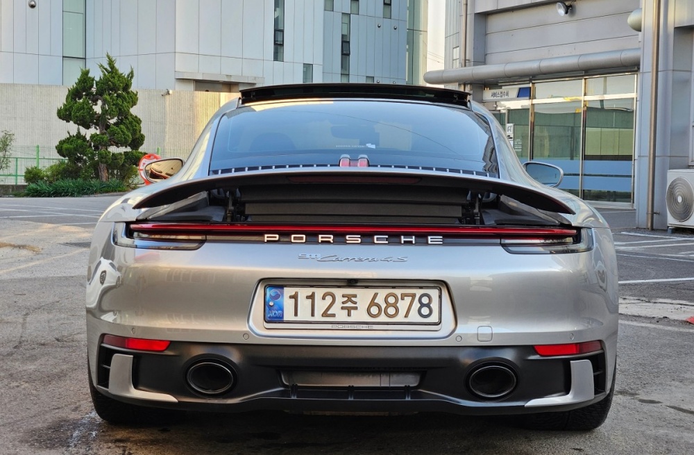 Porsche 911 (992)