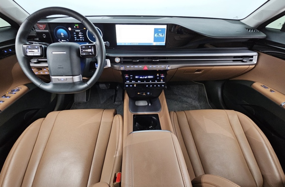 Hyundai Grandeur Hybrid (GN7)