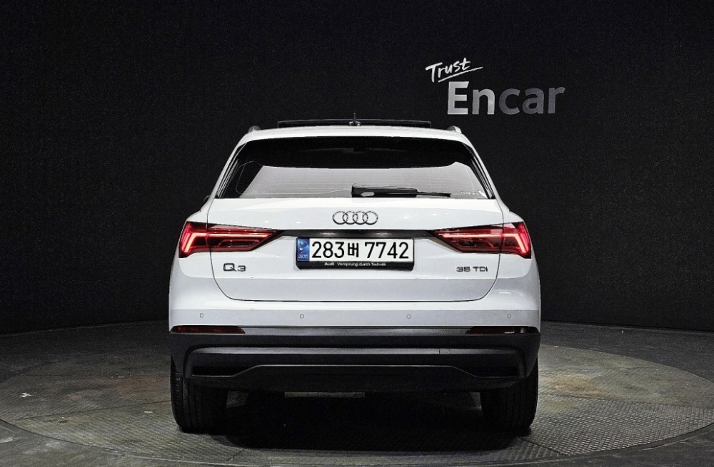 Audi Q3 (F3)
