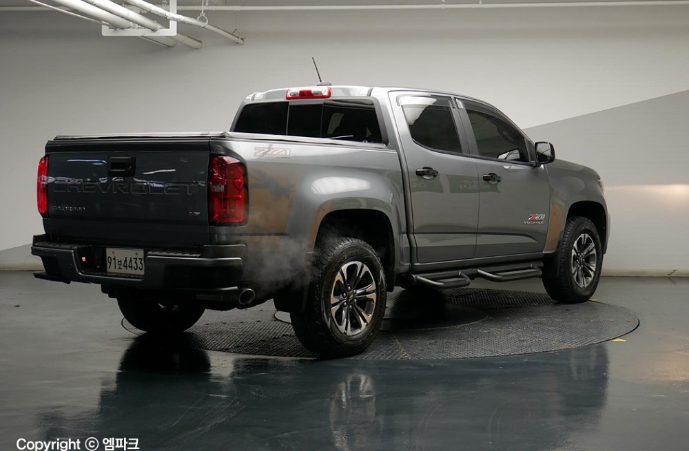 Chevrolet (GM Daewoo) real new colorado