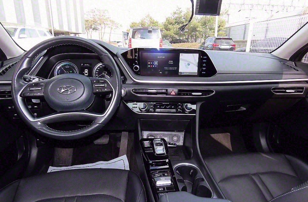 Hyundai Sonata Hybrid (DN8)