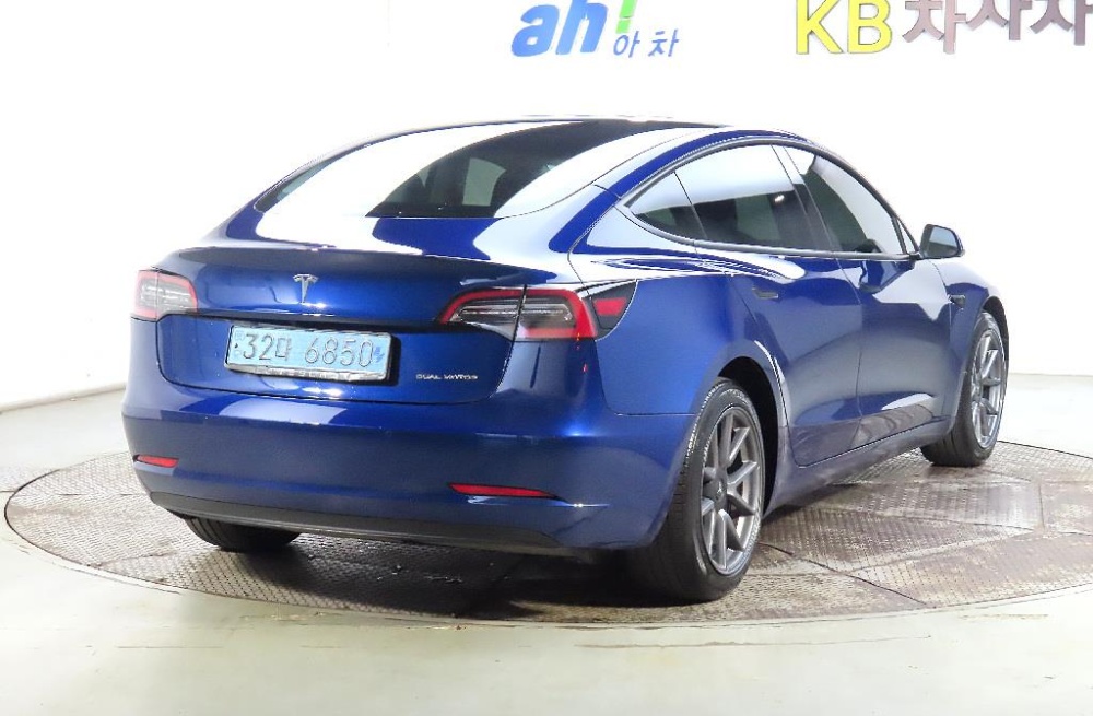 Tesla model 3