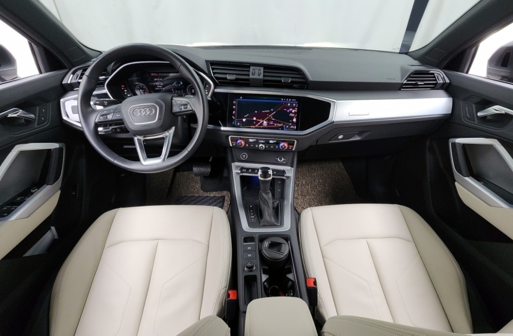 Audi Q3 (F3)