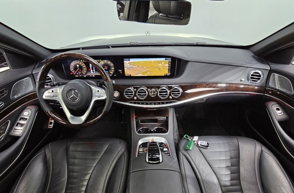 Mercedes-Benz S-Class W222