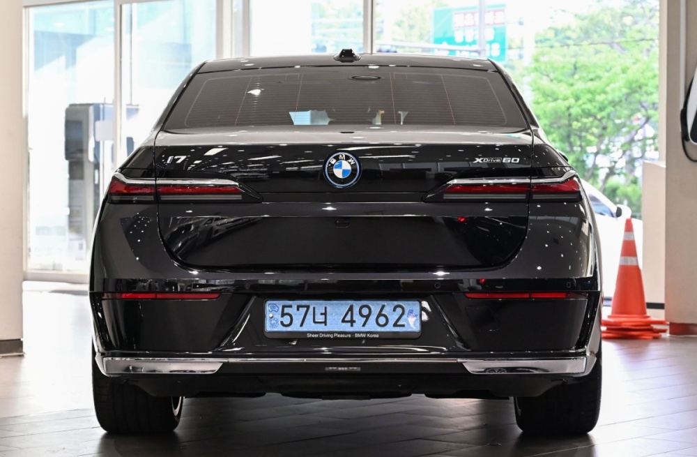 BMW i7 (G70)