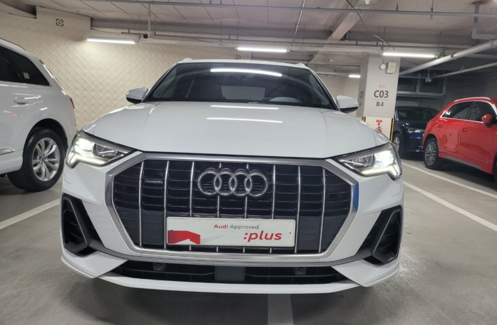 Audi Q3 (F3)