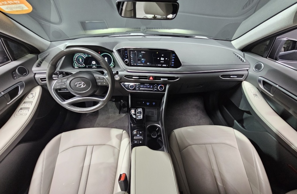 Hyundai Sonata Hybrid (DN8)