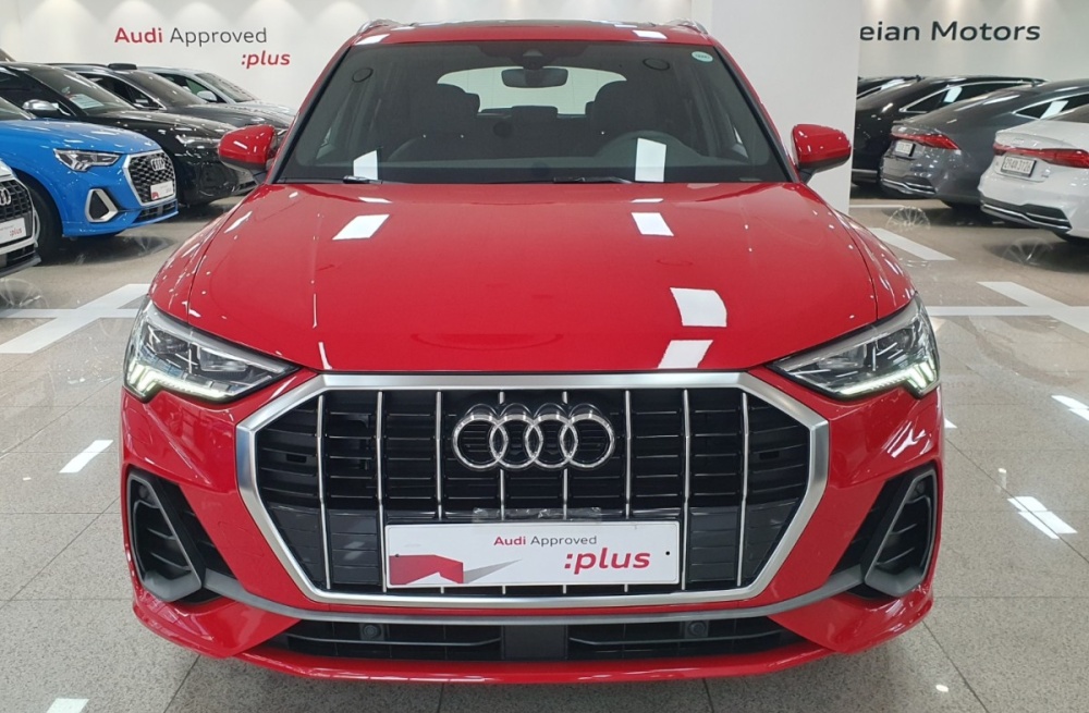 Audi Q3 (F3)