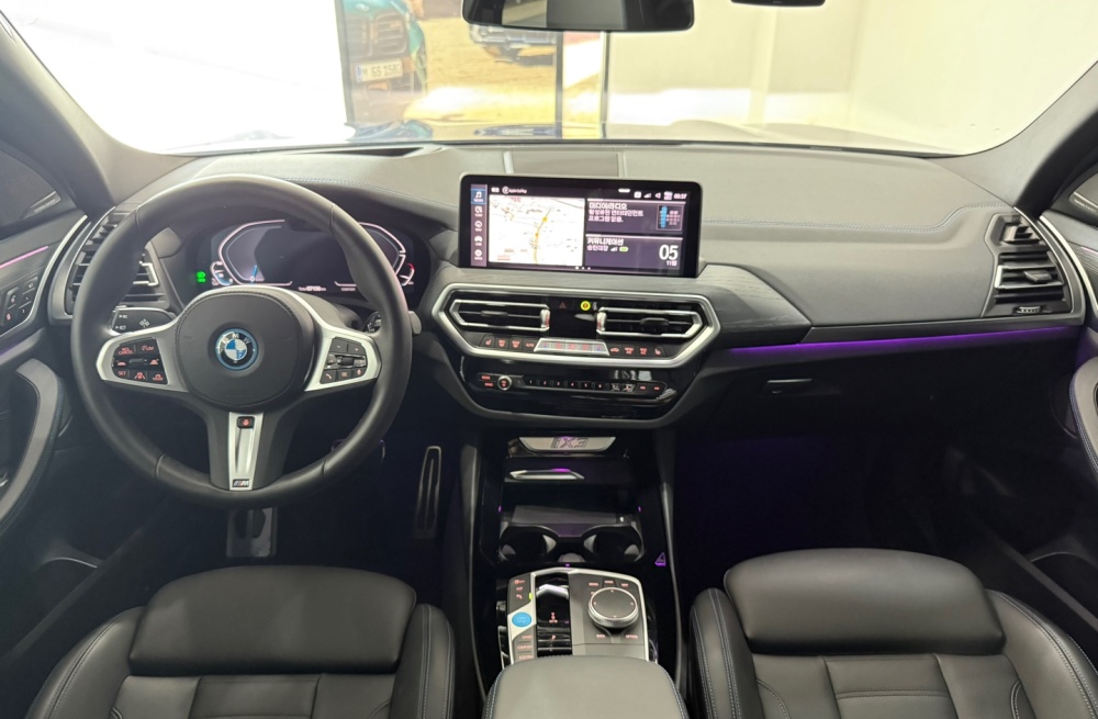 BMW iX3