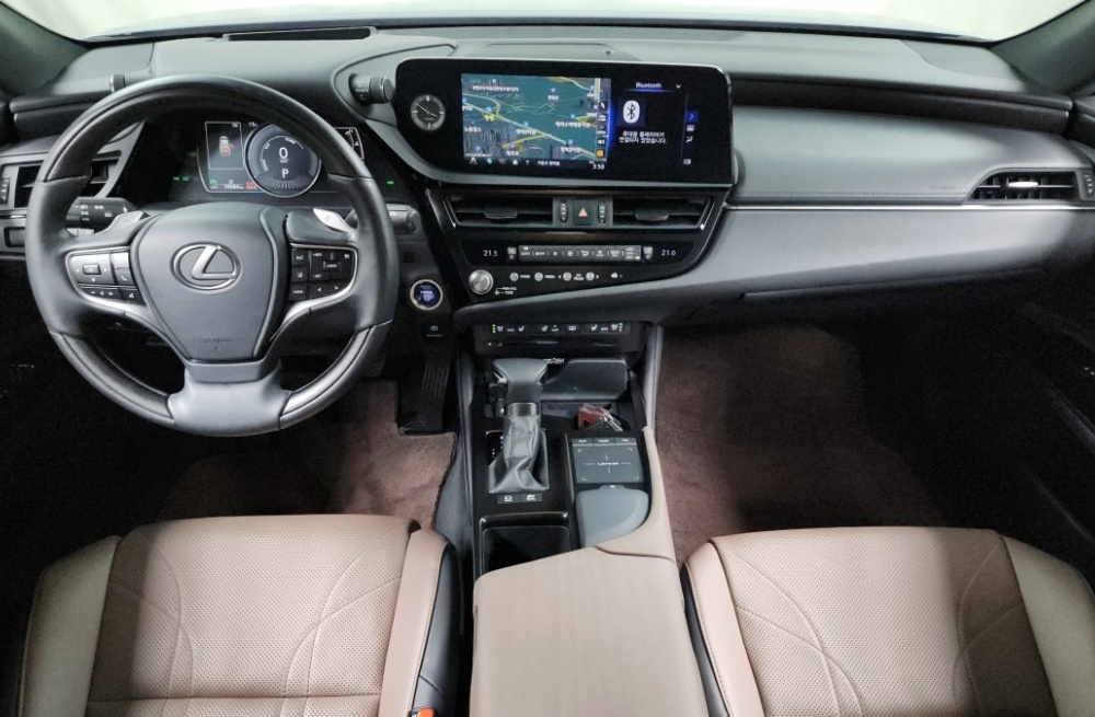 Lexus ES300h 7th generation