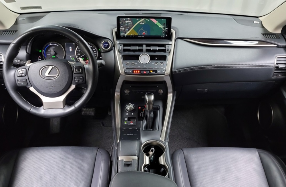 Lexus NX300h