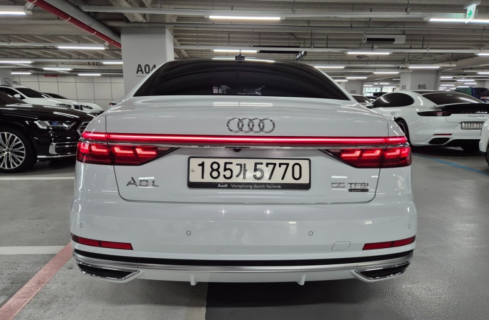 Audi A8 (D5)