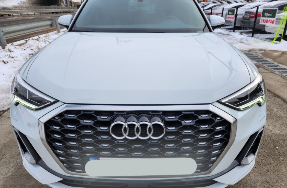 Audi Q3 (F3)