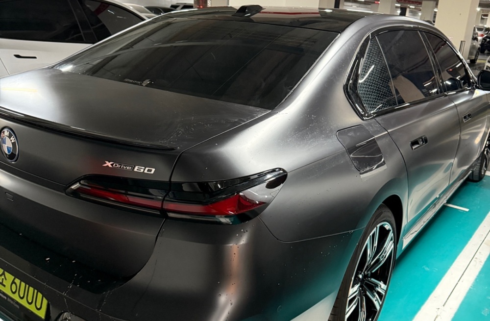 BMW i7 (G70)