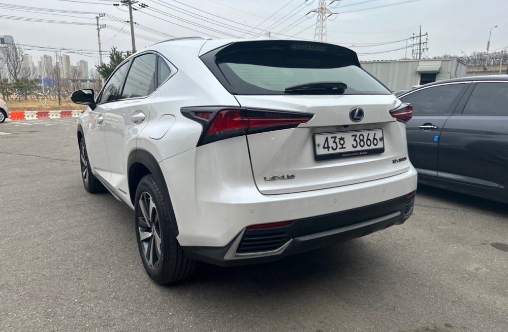 Lexus NX300h